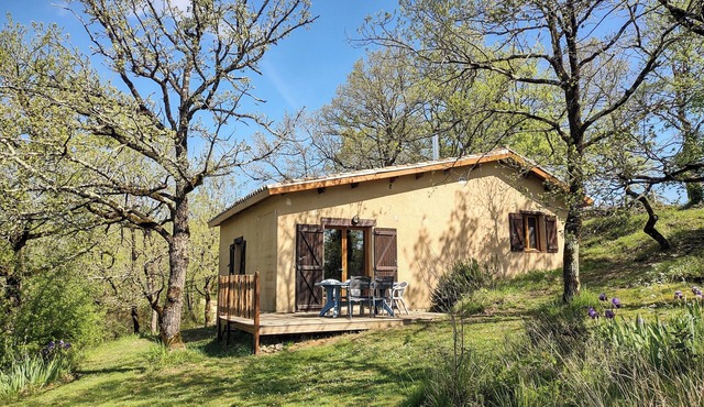 Holidayhome with shared swimming pool, quiet natural location