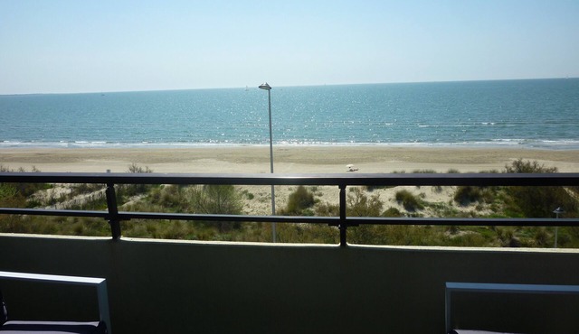 Holidays in La Grande-Motte in contemporary F3 ranked by the sea!
