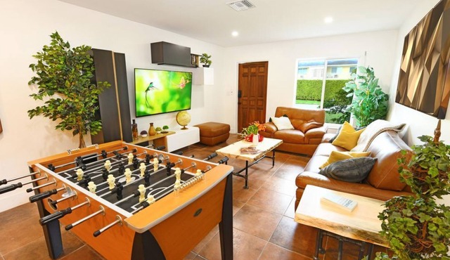 Holidays Sale | 20-40% discounts | Pool available | Beach 4min | Foosball