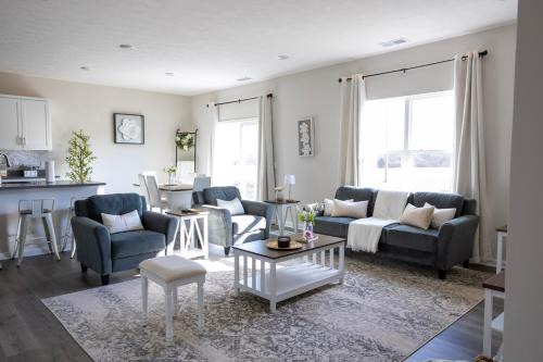 Holistic Campus Rental, LLC - Private Bedrooms in Shared Home with Shared Kitchen