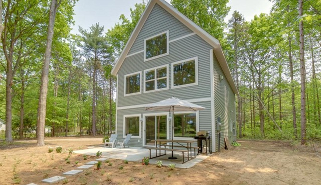 Holland Home with Fire Pit Walk to Lake Michigan!