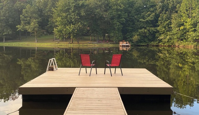 Hollerback Hunt & Yacht Club, peaceful lakefront with private dock on 6 Acres