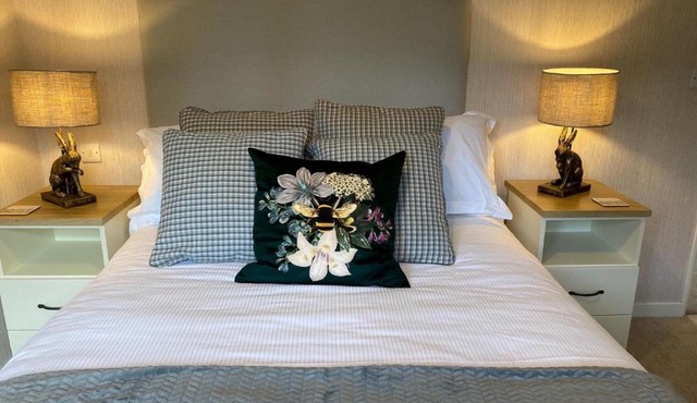 Hollicarrs - Pinewood Lodge