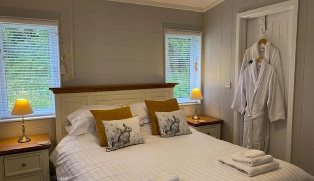 Hollicarrs - Sunflower Lodge