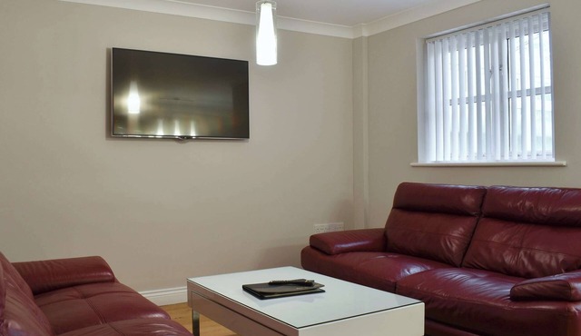 Hollies Cottage 10- UKC4536