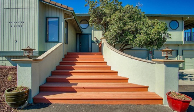 Hollister Hilltop Home