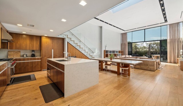 Hollister House l Urban Living w/Rooftop Terrace, Spa & Ocean Views