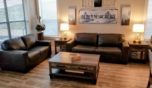 Hollows Hilltop Lake Travis Condo is minutes to Northshore Marina and Lago Vista