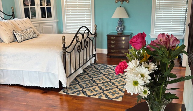 Holly Cove Suite has gorgeous sunsets and spectacular views of Onancock Creek.