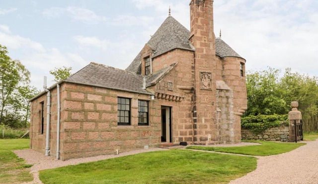 Holly Leaf Cottage - Drum Castle Estate