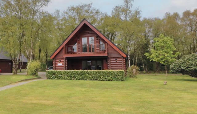 HOLLY, pet friendly, luxury holiday cottage, with a garden in Dolton