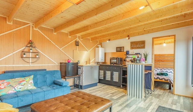 Holly's Hidden Hideaway - UK36783