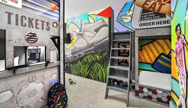 Holly's House | Perfect pad on I-Drive w PVT pool, soccer theme BR, near stadium