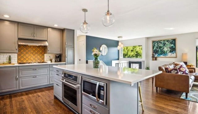 Holly Street Hideaway