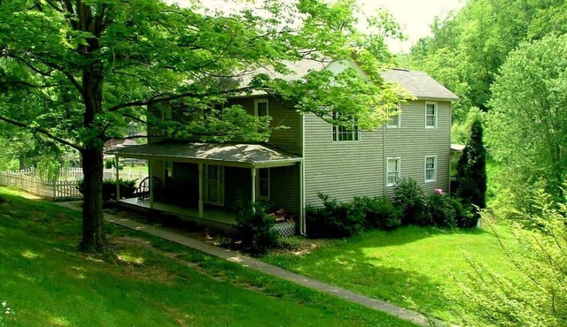 Hollyberry Inn at Heritage Farm