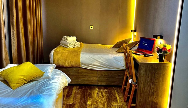 Hollybush Guest House