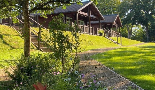 Hollybush Lodges