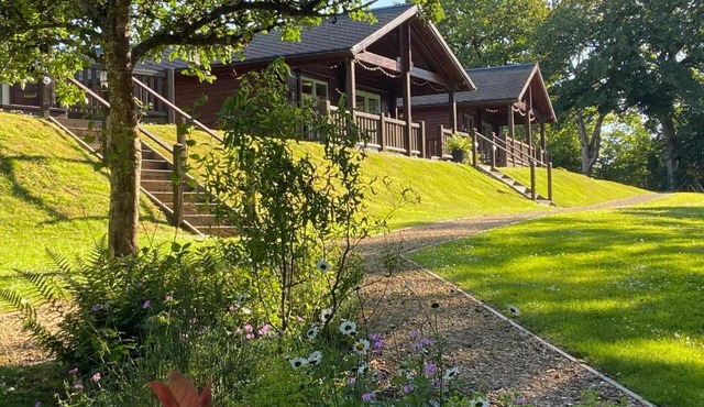 Hollybush Lodges