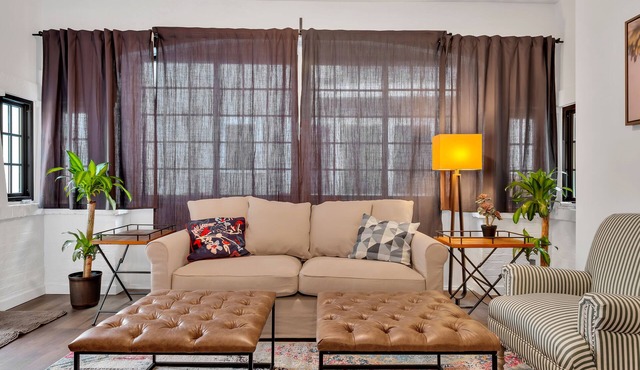 ★HOLLYWOOD 4B/2B ✩ FULLY RENOVATED ONE OF A KIND CRAFTSMAN HOUSE✩ W/PARKING