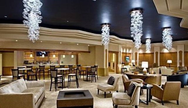 Hollywood Casino & Hotel