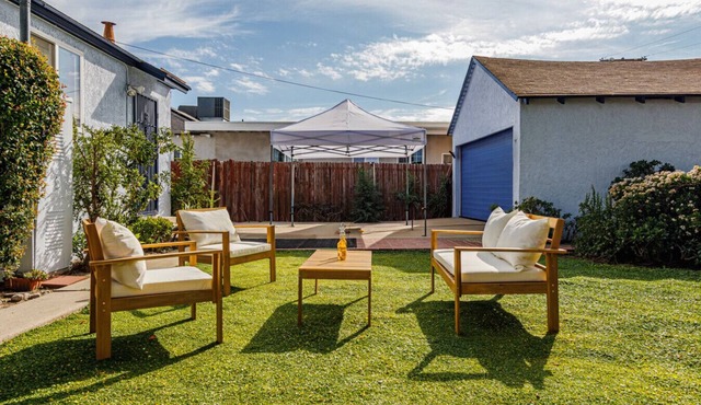 Hollywood Gem - 3BR House with Free Parking and Outdoor Space