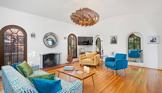 Hollywood Glam + Modern Comfort at Griffith Park