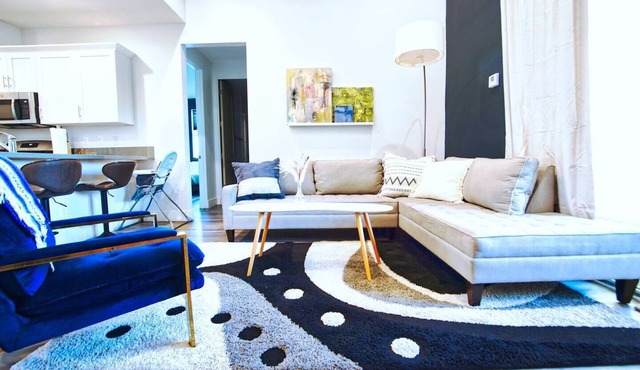 Hollywood Hideaway