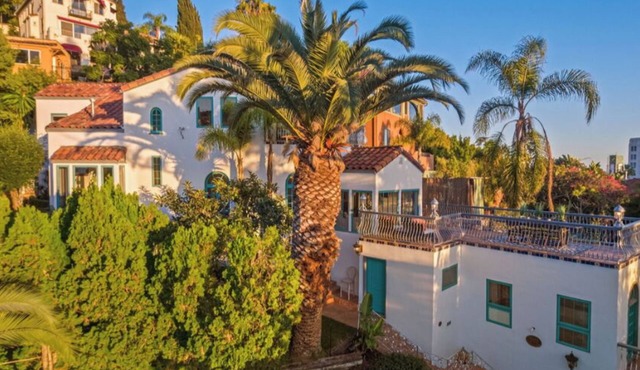 Hollywood Hills 5BR Villa with Incredible Views