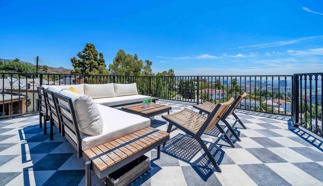 Hollywood Hills Getaway 15% Off Flash Sale