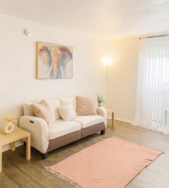 Hollywood Hills Haven - Resort Living Near Universal Studios & Warner Bros
