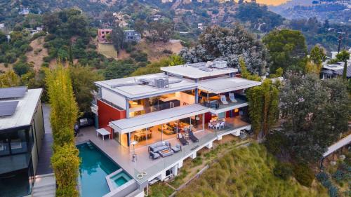 Hollywood Overlook by AvantStay Private Pool Hot Tub Panoramic Views