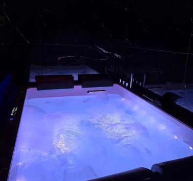 Hollywood Spa Jacuzzi - Cinéma