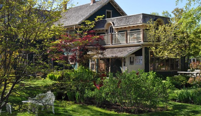 Holman's Heritage Suites