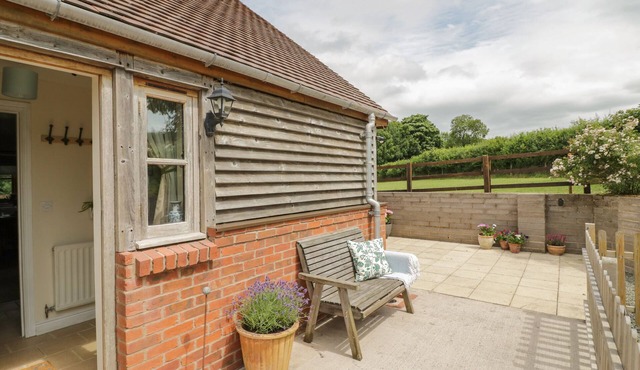 HOLMER FARM, pet friendly in Leominster