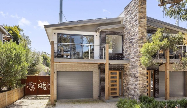 Holmly 1 - Premium Position, Walk to Everything!