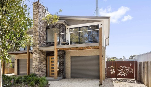 Holmly 2 - Premium Position, Walk to Everything!