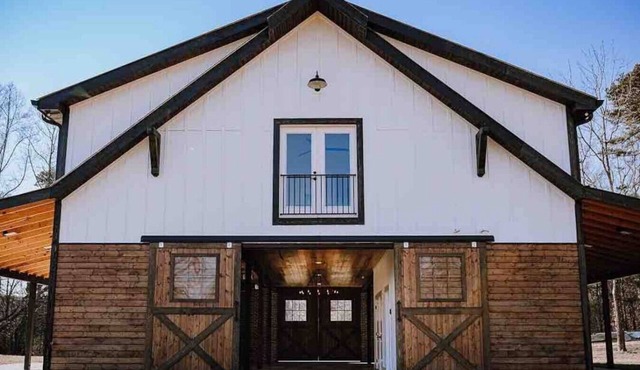 Holston Springs Venue & Lodge