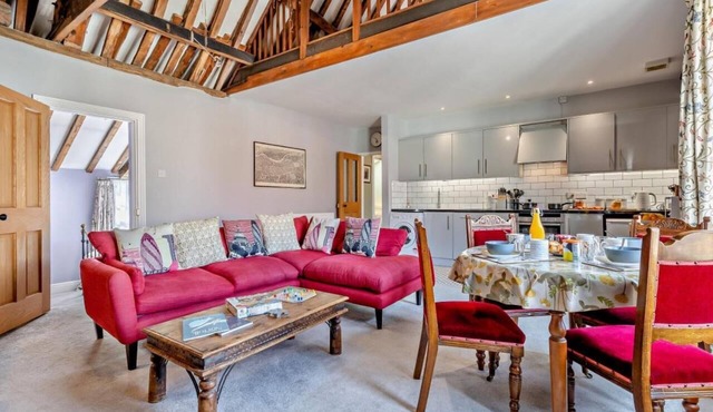 Holt Norfolk Apartment Near Coast | Dog-Friendly, Parking