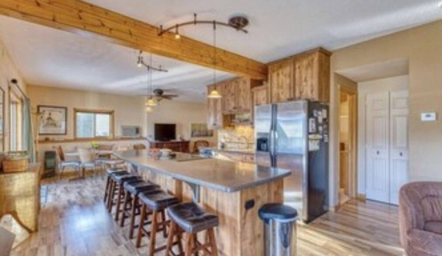 Holter Lake Cabin Getaway