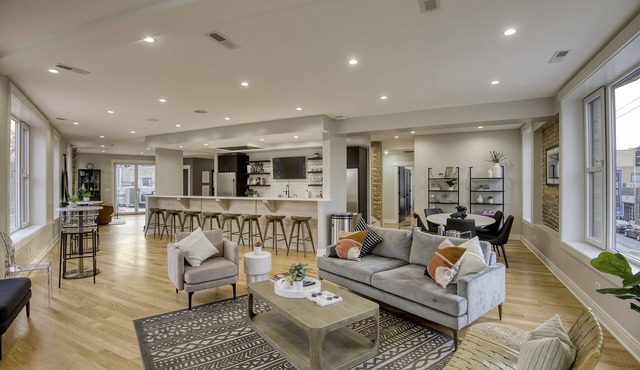 "Holy Cow"! 4bed 4bath Duplex Penthouse w/ 3,000 sqft Private Roof-Deck!