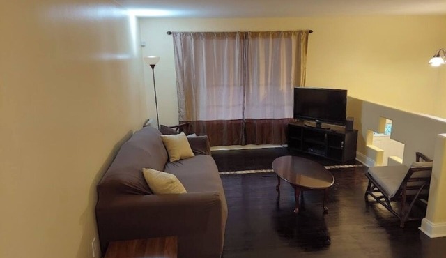 Holy Home 3-bedroom with AC and WiFi. Bless you in Morrow. Peace & a low price.
