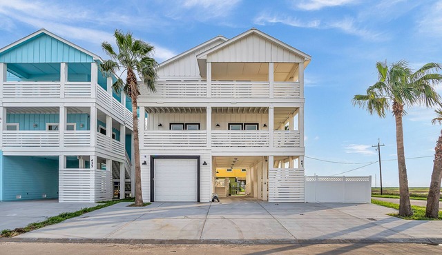 Holy Moly | Private Pool, Spacious Balcony