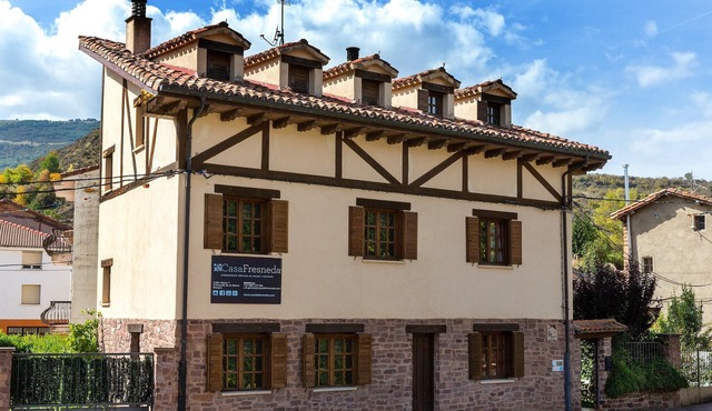 Homerez - Nice house for 4 ppl. with terrace at Fresneda de la Sierra Tirón