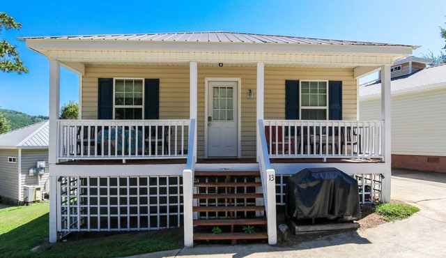 Home #13 Decks Docks FlipFlops(No Pets)