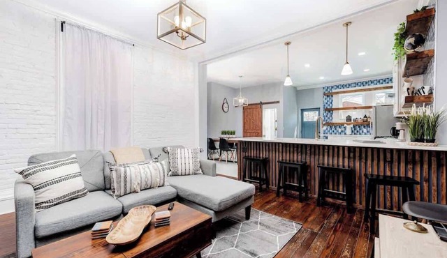 Home 4 King Beds - Large Garage by StayStLouis