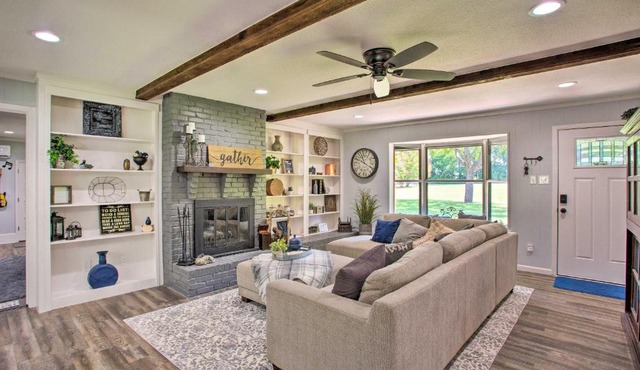 Home 4 Mi to Dtwn McKinney! Game Room and Fireplace