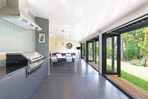 Home among the Gum Trees - free wine