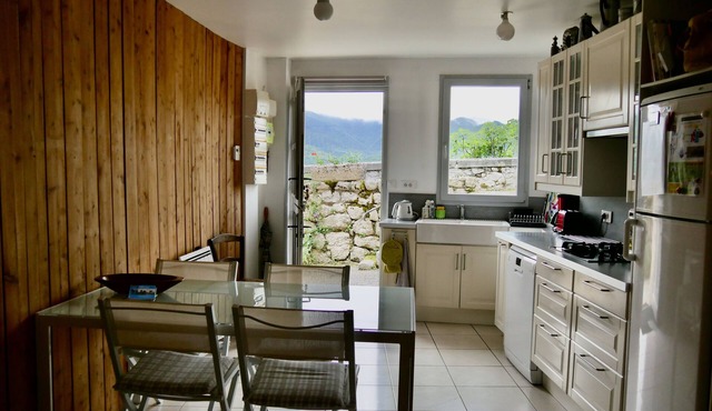 Home and garden located in village character - panoramic view