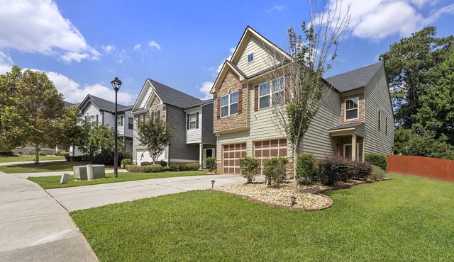 Home Away For Home 10 min from airport