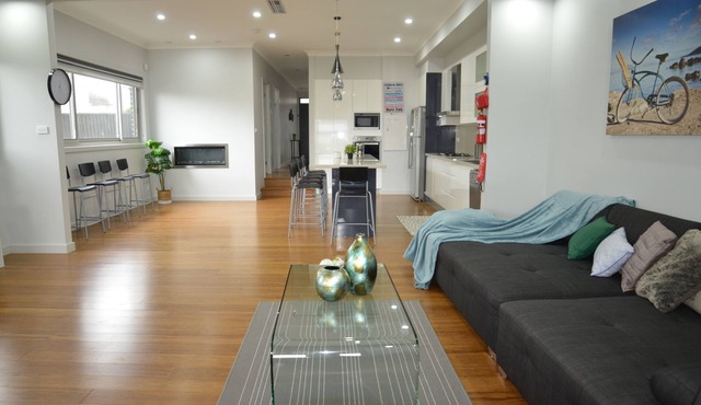 Home Away from Home - Modern and Spacious